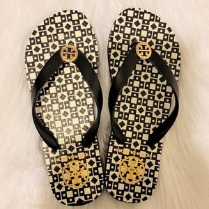 Tory Burch Flip Flops Size 5.5